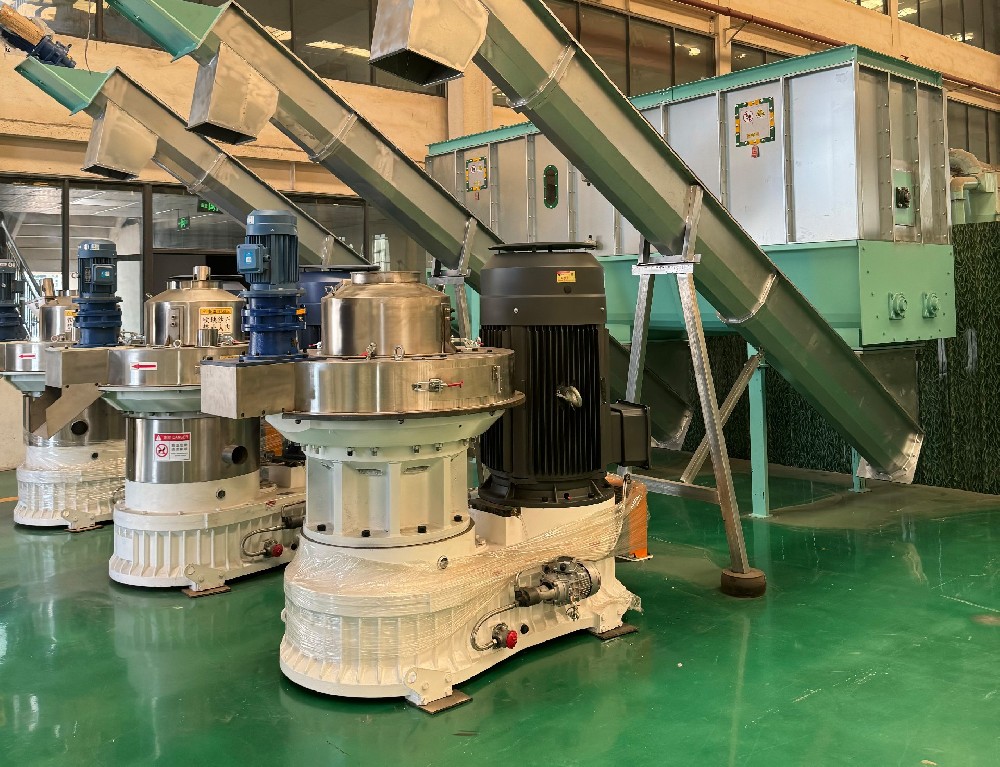 Biomass pellet machine